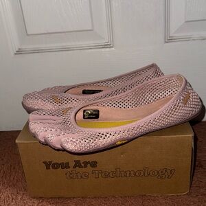 Vibram Women's Mesh Ballet Flats in Dusty Pink